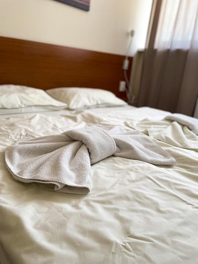 Oereg-To Hotel Es Rendezvenyter 塔塔 外观 照片